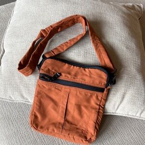 Rick Steves travel cross body bag